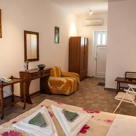 Aparthotel Thimios