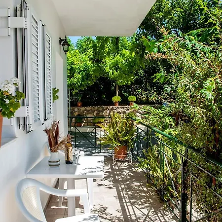 Aparthotel Thimios