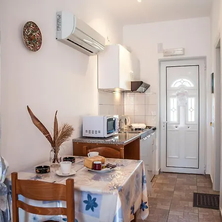 Aparthotel Thimios *